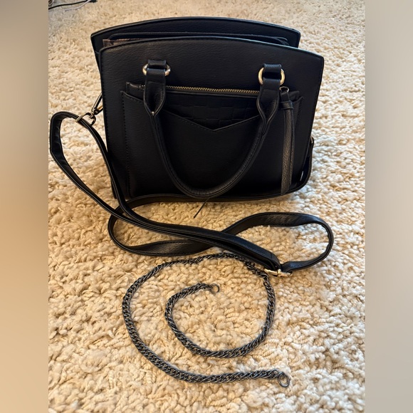 none Handbags - Chic Black Bag